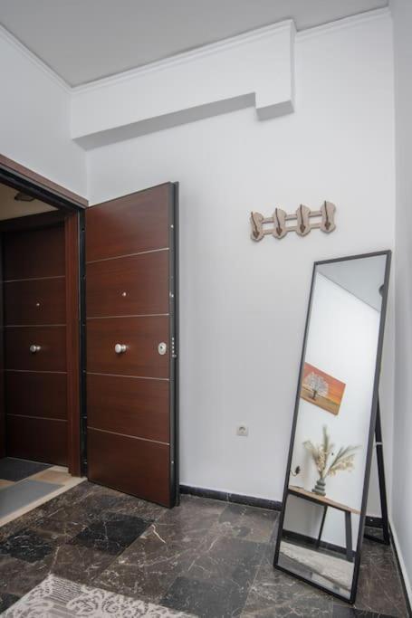 Lovely,Central, Spacious 2-Bedrooms Apartment Piraeus Ngoại thất bức ảnh
