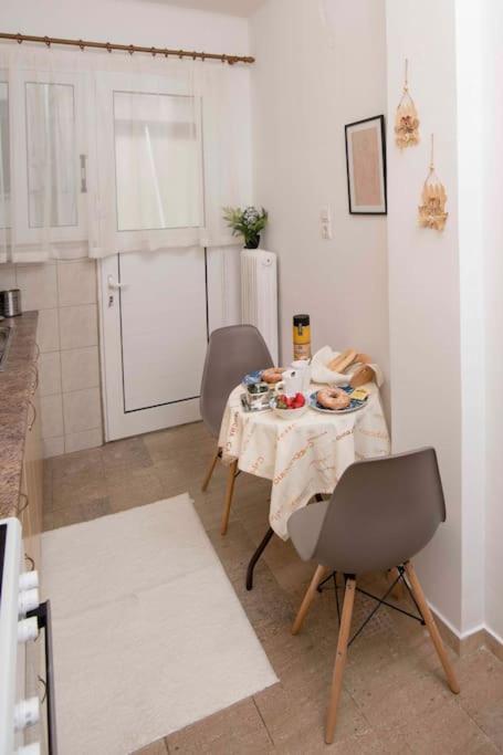 Lovely,Central, Spacious 2-Bedrooms Apartment Piraeus Ngoại thất bức ảnh