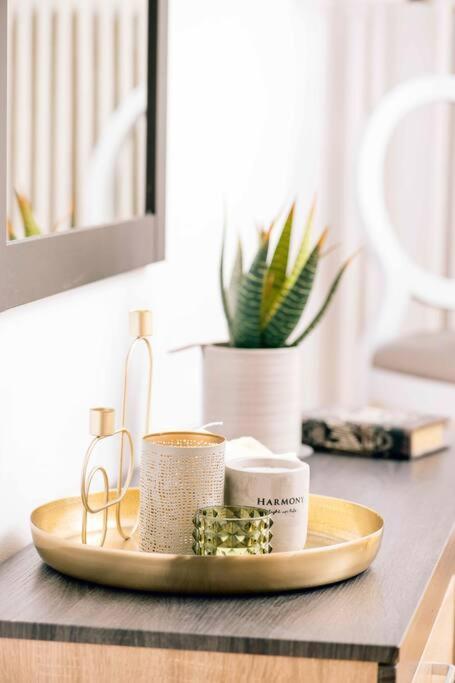 Lovely,Central, Spacious 2-Bedrooms Apartment Piraeus Ngoại thất bức ảnh